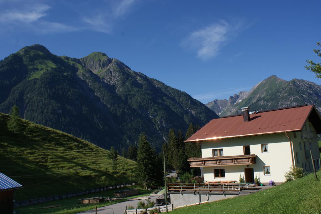 Haus Bergfrieden Hotel Bach  Exterior photo